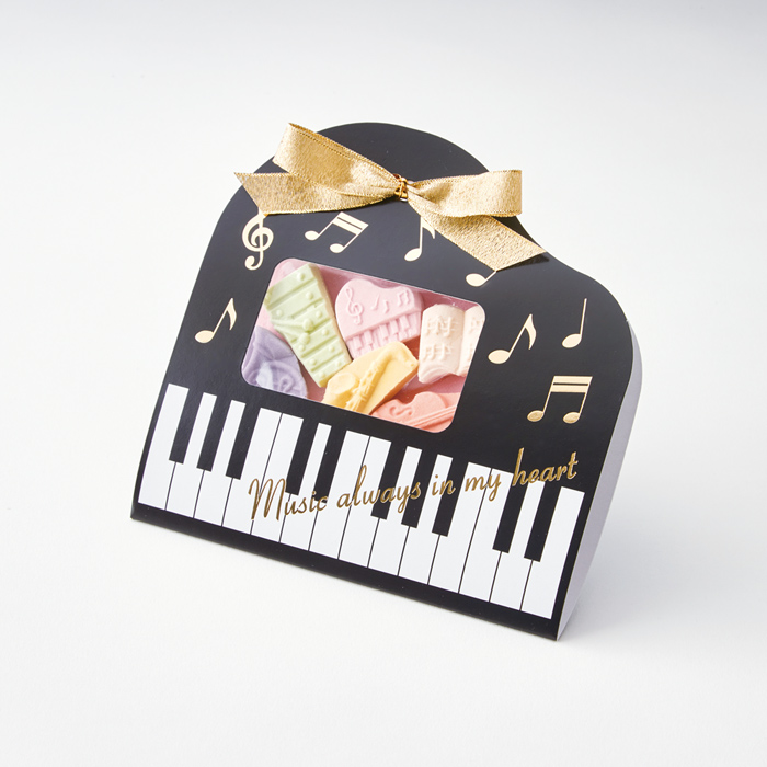 ピアノの形をしたお菓子