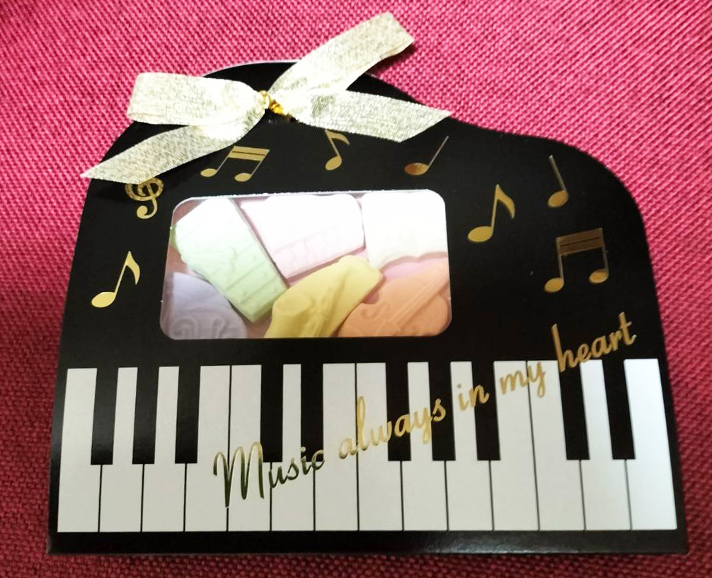 お菓子をプレゼント